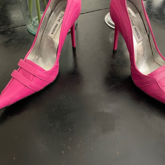 Vintage Steve Madden Hot pink Heels size 6 - Picture 3 of 7